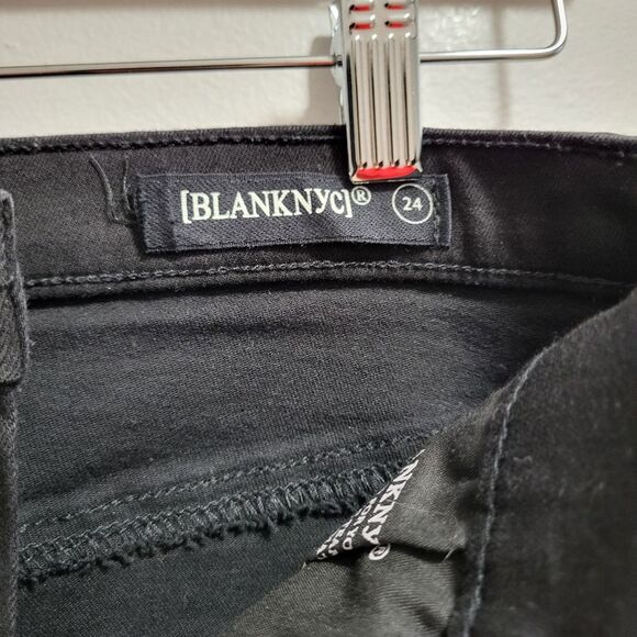 Blank NYC Black Moto Denim Cutoff Raw Hem Skirt Size 24 - Picture 6 of 10